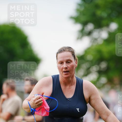 21.06.2026 - 29. Vierlanden-Triathlon LAZAROV Photography http://msf.ph/oto/9863274 21.06.2026 10:23:28 Schwimmen 500, 554 meine-sportfotos.de