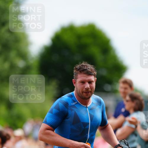 21.06.2026 - 29. Vierlanden-Triathlon LAZAROV Photography http://msf.ph/oto/9863307 21.06.2026 10:52:39 Schwimmen 639, 677 meine-sportfotos.de