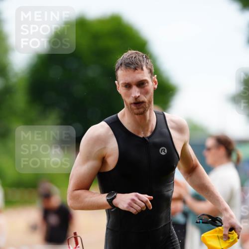 21.06.2026 - 29. Vierlanden-Triathlon LAZAROV Photography http://msf.ph/oto/9863311 21.06.2026 10:53:13 Schwimmen 706 meine-sportfotos.de