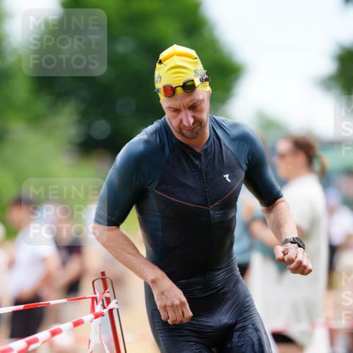 21.06.2026 - 29. Vierlanden-Triathlon LAZAROV Photography http://msf.ph/oto/9863335 21.06.2026 10:55:35 Schwimmen 637, 686, 742 meine-sportfotos.de