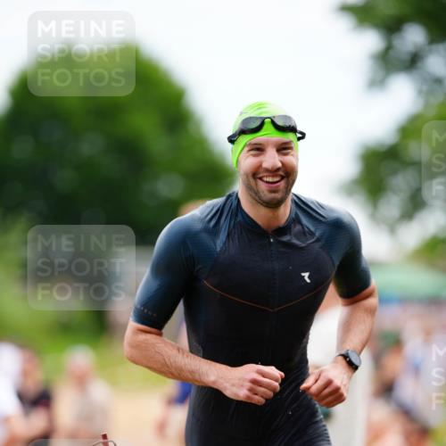 21.06.2026 - 29. Vierlanden-Triathlon LAZAROV Photography http://msf.ph/oto/9863348 21.06.2026 10:55:51 Schwimmen 637, 663, 739, 742, 753 meine-sportfotos.de