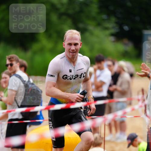 21.06.2026 - 29. Vierlanden-Triathlon LAZAROV Photography http://msf.ph/oto/9863361 21.06.2026 10:56:36 Schwimmen 654 meine-sportfotos.de
