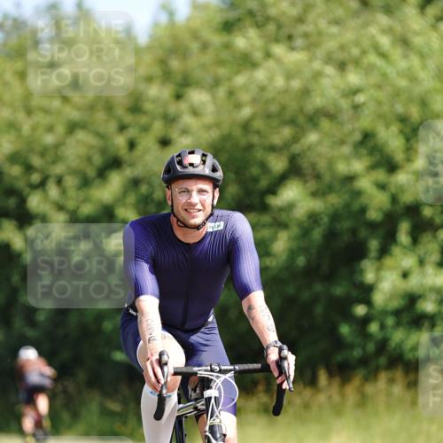 21.06.2026 - Viking Triathlon Michael Burmester http://msf.ph/oto/9863595 21.06.2026 11:38:58 Radfahren 51, 73, 100, 102, 105, 126, 164, 171, 276, 306, 326, 531, 605, 606, 617, 638, 648 meine-sportfotos.de