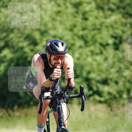 21.06.2026 - Viking Triathlon Michael Burmester http://msf.ph/oto/9863610 21.06.2026 11:39:03 Radfahren 51, 73, 98, 102, 105, 126, 273, 276, 306, 326, 353, 523, 531, 606, 617 meine-sportfotos.de
