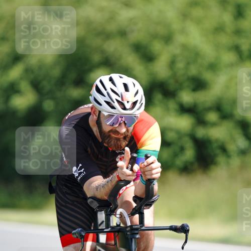 21.06.2026 - Viking Triathlon Michael Burmester http://msf.ph/oto/9863628 21.06.2026 11:39:50 Radfahren 2, 19, 21, 91, 173, 192, 194, 194, 313, 380 meine-sportfotos.de