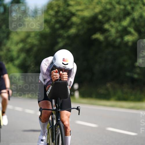 21.06.2026 - Viking Triathlon Michael Burmester http://msf.ph/oto/9863630 21.06.2026 11:39:52 Radfahren 2, 19, 21, 91, 173, 192, 194, 194, 313, 350, 380 meine-sportfotos.de
