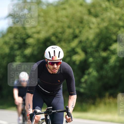21.06.2026 - Viking Triathlon Michael Burmester http://msf.ph/oto/9863662 21.06.2026 11:40:11 Radfahren 21, 91, 144, 161, 196, 205, 342, 350, 380, 475, 540, 554, 555, 607, 628, 639 meine-sportfotos.de