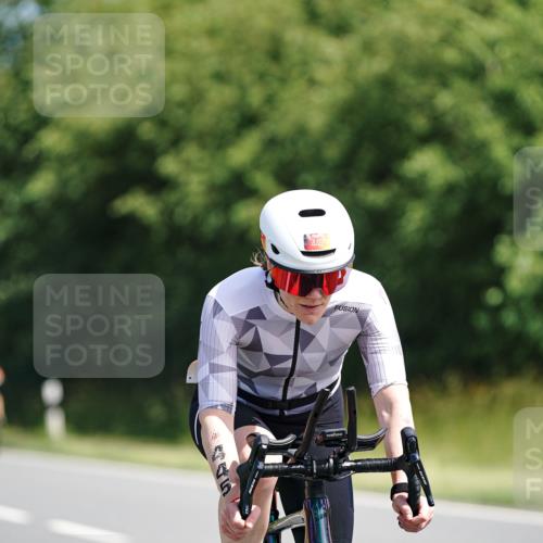 21.06.2026 - Viking Triathlon Michael Burmester http://msf.ph/oto/9863727 21.06.2026 11:40:49 Radfahren 96, 155, 260, 287, 317, 317, 366, 445, 467 meine-sportfotos.de