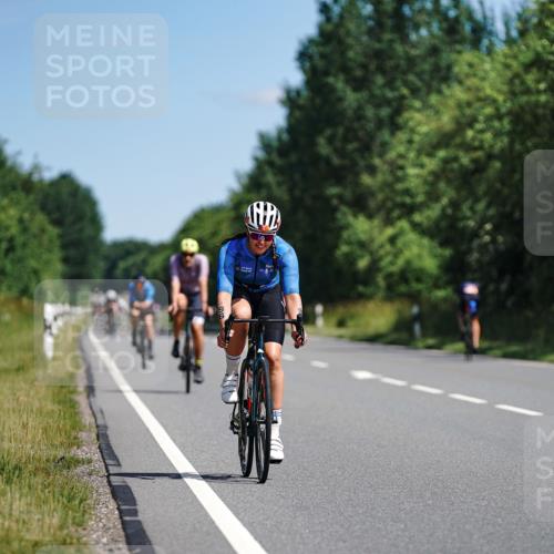 21.06.2026 - Viking Triathlon Michael Burmester http://msf.ph/oto/9863738 21.06.2026 11:41:00 Radfahren 26, 96, 136, 247, 287, 287, 317, 317, 445, 467, 467, 658 meine-sportfotos.de