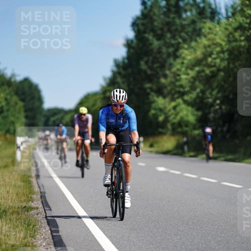 21.06.2026 - Viking Triathlon Michael Burmester http://msf.ph/oto/9863741 21.06.2026 11:41:00 Radfahren 26, 96, 136, 247, 287, 287, 317, 317, 445, 467, 467, 658 meine-sportfotos.de