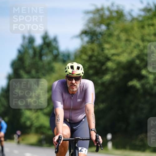 21.06.2026 - Viking Triathlon Michael Burmester http://msf.ph/oto/9863749 21.06.2026 11:41:05 Radfahren 26, 96, 136, 247, 287, 287, 317, 467, 467, 658 meine-sportfotos.de