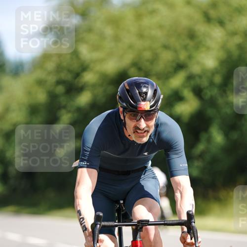 21.06.2026 - Viking Triathlon Michael Burmester http://msf.ph/oto/9863829 21.06.2026 11:42:20 Radfahren 83, 116, 118, 124, 142, 172, 331, 517, 556, 661 meine-sportfotos.de