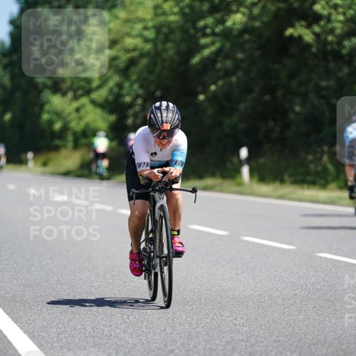 21.06.2026 - Viking Triathlon Michael Burmester http://msf.ph/oto/9863872 21.06.2026 11:43:58 Radfahren 20, 66, 68, 70, 70, 75, 255, 261, 370, 370, 386, 419, 441, 463, 642, 670 meine-sportfotos.de