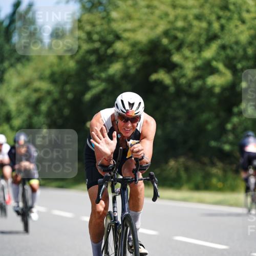 21.06.2026 - Viking Triathlon Michael Burmester http://msf.ph/oto/9863914 21.06.2026 11:44:19 Radfahren 44, 56, 84, 163, 166, 199, 211, 252, 282, 289, 348, 348, 374, 387, 411, 463, 509, 561, 608, 613, 643, 670 meine-sportfotos.de