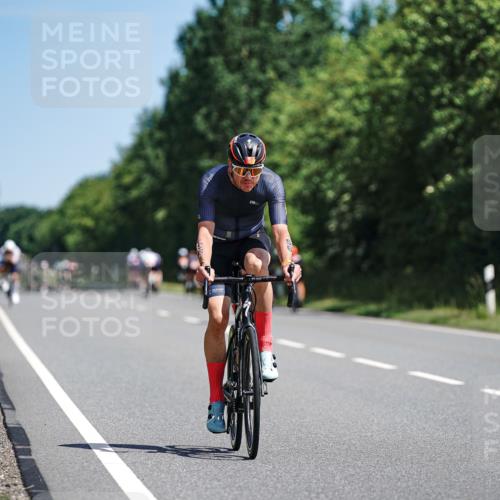 21.06.2026 - Viking Triathlon Michael Burmester http://msf.ph/oto/9863983 21.06.2026 11:44:34 Radfahren 56, 63, 162, 166, 199, 211, 252, 257, 266, 282, 348, 548, 561, 643 meine-sportfotos.de