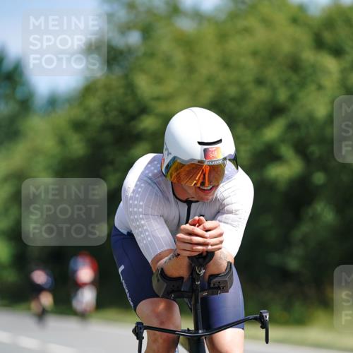 21.06.2026 - Viking Triathlon Michael Burmester http://msf.ph/oto/9864012 21.06.2026 11:44:42 Radfahren 56, 63, 162, 257, 266, 382, 548 meine-sportfotos.de
