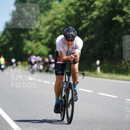 21.06.2026 - Viking Triathlon Michael Burmester http://msf.ph/oto/9864024 21.06.2026 11:45:10 Radfahren 72, 72, 99, 113, 198, 198, 460, 484, 522, 526, 560 meine-sportfotos.de