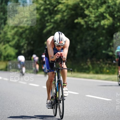 21.06.2026 - Viking Triathlon Michael Burmester http://msf.ph/oto/9864045 21.06.2026 11:45:49 Radfahren 8, 46, 60, 111, 123, 138, 186, 186, 212, 227, 227, 245, 438, 495, 532, 532, 541, 562 meine-sportfotos.de