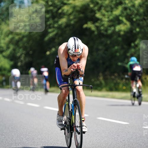 21.06.2026 - Viking Triathlon Michael Burmester http://msf.ph/oto/9864049 21.06.2026 11:45:49 Radfahren 8, 46, 60, 111, 123, 138, 186, 186, 212, 227, 227, 245, 438, 495, 532, 532, 541, 562 meine-sportfotos.de