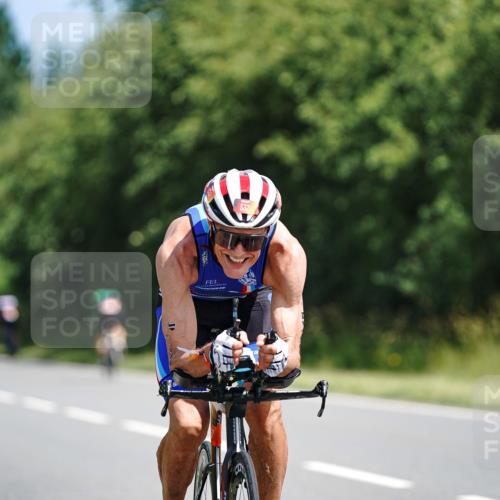 21.06.2026 - Viking Triathlon Michael Burmester http://msf.ph/oto/9864063 21.06.2026 11:45:52 Radfahren 46, 60, 111, 123, 138, 186, 186, 212, 227, 227, 245, 495, 532, 532, 541, 562 meine-sportfotos.de