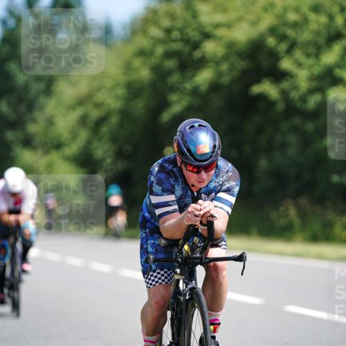 21.06.2026 - Viking Triathlon Michael Burmester http://msf.ph/oto/9864074 21.06.2026 11:45:54 Radfahren 39, 46, 60, 111, 123, 138, 186, 186, 212, 227, 227, 245, 495, 532, 532, 541, 562, 615 meine-sportfotos.de