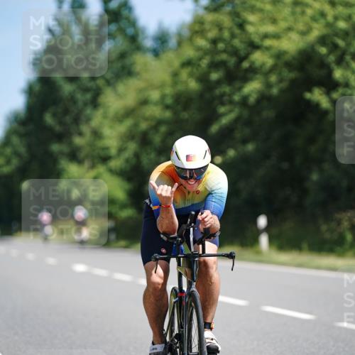 21.06.2026 - Viking Triathlon Michael Burmester http://msf.ph/oto/9864150 21.06.2026 11:46:21 Radfahren 39, 87, 95, 181, 295, 335, 355, 409, 462, 567, 615, 649, 649, 664 meine-sportfotos.de
