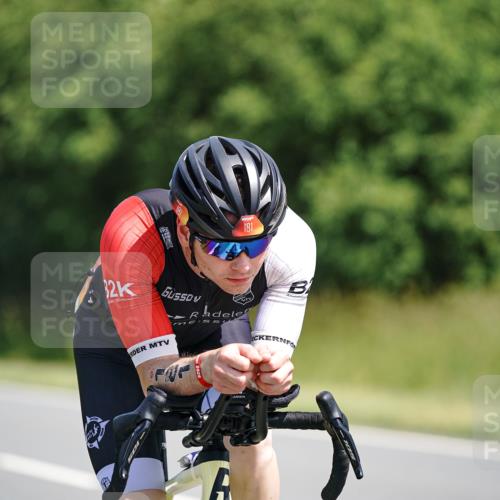 21.06.2026 - Viking Triathlon Michael Burmester http://msf.ph/oto/9864174 21.06.2026 11:46:26 Radfahren 87, 95, 154, 181, 181, 295, 335, 355, 409, 462, 527, 567, 649, 649, 655 meine-sportfotos.de