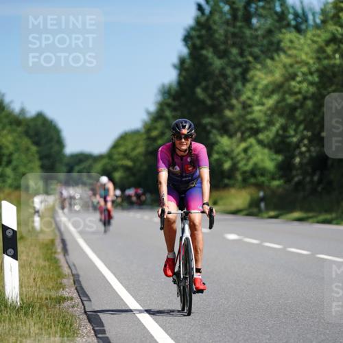 21.06.2026 - Viking Triathlon Michael Burmester http://msf.ph/oto/9864316 21.06.2026 11:47:44 Radfahren 24, 37, 74, 115, 185, 220, 356, 378, 416, 450, 464, 483, 483, 559, 578, 601 meine-sportfotos.de