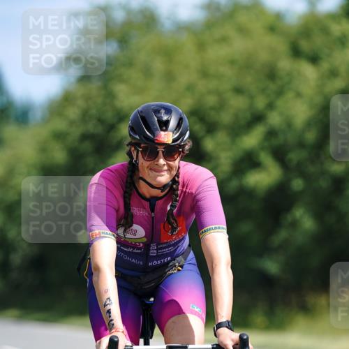 21.06.2026 - Viking Triathlon Michael Burmester http://msf.ph/oto/9864330 21.06.2026 11:47:46 Radfahren 24, 37, 74, 115, 185, 220, 356, 378, 416, 427, 450, 464, 474, 483, 559, 578, 601 meine-sportfotos.de