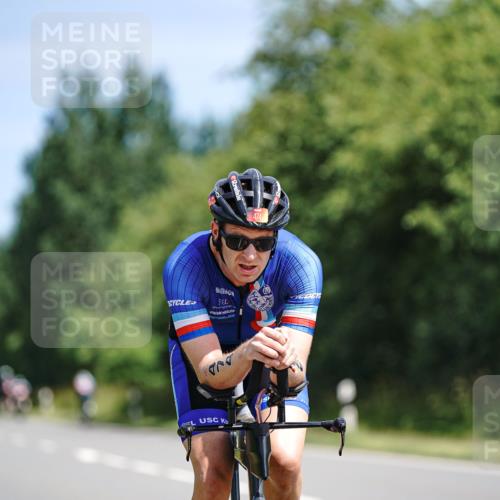 21.06.2026 - Viking Triathlon Michael Burmester http://msf.ph/oto/9864376 21.06.2026 11:48:06 Radfahren 37, 97, 189, 340, 427, 474, 559, 601, 651, 663 meine-sportfotos.de