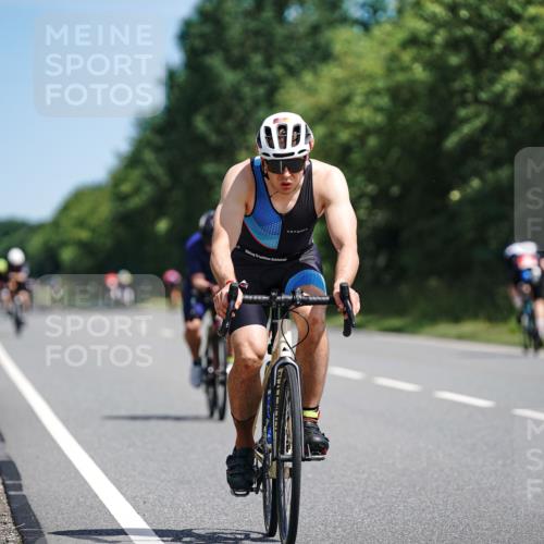 21.06.2026 - Viking Triathlon Michael Burmester http://msf.ph/oto/9864474 21.06.2026 11:48:44 Radfahren 125, 150, 250, 250, 283, 291, 305, 307, 434, 473, 553, 616, 622, 669 meine-sportfotos.de