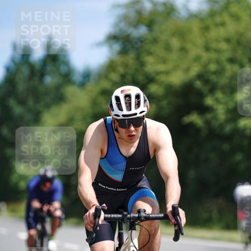 21.06.2026 - Viking Triathlon Michael Burmester http://msf.ph/oto/9864480 21.06.2026 11:48:44 Radfahren 125, 150, 250, 250, 283, 291, 305, 307, 434, 473, 553, 616, 622, 669 meine-sportfotos.de