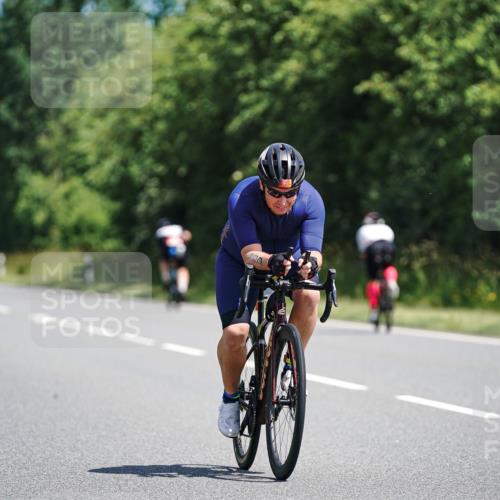 21.06.2026 - Viking Triathlon Michael Burmester http://msf.ph/oto/9864488 21.06.2026 11:48:45 Radfahren 125, 150, 250, 250, 283, 291, 305, 307, 434, 473, 553, 616, 622, 669 meine-sportfotos.de