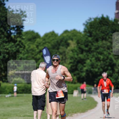 21.06.2026 - Viking Triathlon Michael Burmester http://msf.ph/oto/9864525 21.06.2026 16:44:42 Laufen 253 meine-sportfotos.de