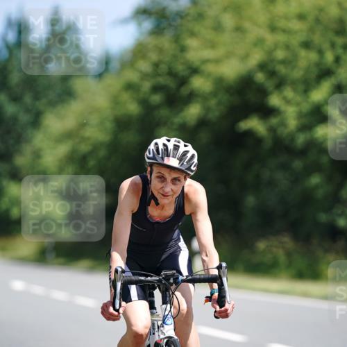 21.06.2026 - Viking Triathlon Michael Burmester http://msf.ph/oto/9864629 21.06.2026 11:49:41 Radfahren 9, 38, 40, 156, 156, 168, 207, 224, 254, 346, 393, 471, 482, 489, 492, 493, 498, 528, 629 meine-sportfotos.de