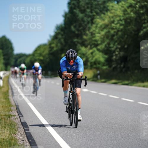 21.06.2026 - Viking Triathlon Michael Burmester http://msf.ph/oto/9864649 21.06.2026 11:49:45 Radfahren 9, 40, 40, 93, 156, 156, 168, 207, 224, 254, 346, 393, 471, 482, 492, 493, 528, 629, 633 meine-sportfotos.de