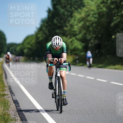 21.06.2026 - Viking Triathlon Michael Burmester http://msf.ph/oto/9864682 21.06.2026 11:49:52 Radfahren 40, 40, 93, 156, 156, 218, 224, 254, 297, 333, 346, 393, 471, 482, 492, 493, 519, 528, 614, 629, 633 meine-sportfotos.de