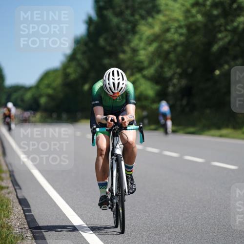 21.06.2026 - Viking Triathlon Michael Burmester http://msf.ph/oto/9864689 21.06.2026 11:49:52 Radfahren 40, 40, 93, 156, 156, 218, 224, 254, 297, 333, 346, 393, 471, 482, 492, 493, 519, 528, 614, 629, 633 meine-sportfotos.de