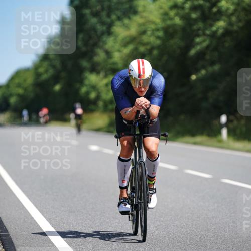 21.06.2026 - Viking Triathlon Michael Burmester http://msf.ph/oto/9864714 21.06.2026 11:50:09 Radfahren 40, 76, 93, 152, 156, 218, 244, 272, 297, 297, 300, 333, 493, 519, 614, 614, 633, 633 meine-sportfotos.de