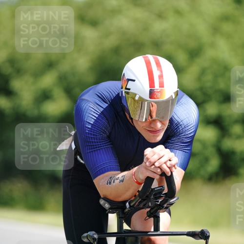 21.06.2026 - Viking Triathlon Michael Burmester http://msf.ph/oto/9864723 21.06.2026 11:50:09 Radfahren 40, 76, 93, 152, 156, 218, 244, 272, 297, 297, 300, 333, 493, 519, 614, 614, 633, 633 meine-sportfotos.de