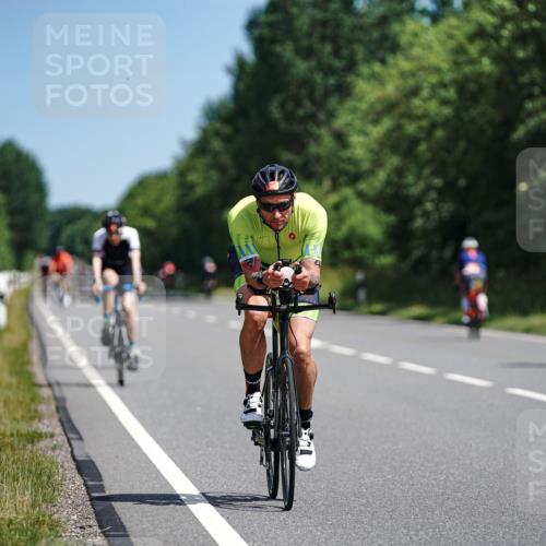 21.06.2026 - Viking Triathlon Michael Burmester http://msf.ph/oto/9864727 21.06.2026 11:50:14 Radfahren 33, 76, 151, 152, 218, 244, 272, 297, 297, 300, 333, 351, 414, 519, 557, 614, 614, 633, 641 meine-sportfotos.de