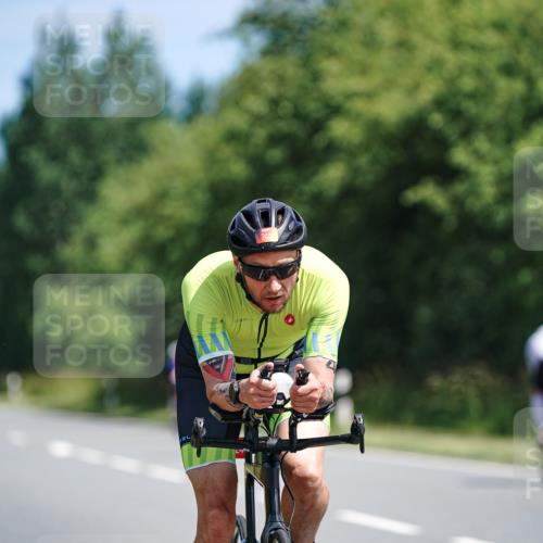 21.06.2026 - Viking Triathlon Michael Burmester http://msf.ph/oto/9864733 21.06.2026 11:50:15 Radfahren 33, 76, 92, 151, 152, 218, 244, 272, 297, 297, 300, 333, 351, 414, 519, 557, 614, 614, 633, 641 meine-sportfotos.de