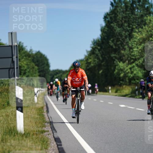 21.06.2026 - Viking Triathlon Michael Burmester http://msf.ph/oto/9864763 21.06.2026 11:50:28 Radfahren 33, 76, 88, 92, 107, 151, 174, 229, 272, 297, 351, 376, 385, 414, 422, 512, 557, 574, 614, 618, 641, 641 meine-sportfotos.de