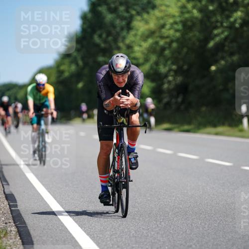 21.06.2026 - Viking Triathlon Michael Burmester http://msf.ph/oto/9864802 21.06.2026 11:50:35 Radfahren 33, 88, 92, 106, 107, 151, 174, 195, 229, 351, 376, 385, 414, 422, 512, 557, 574, 618, 641, 641 meine-sportfotos.de