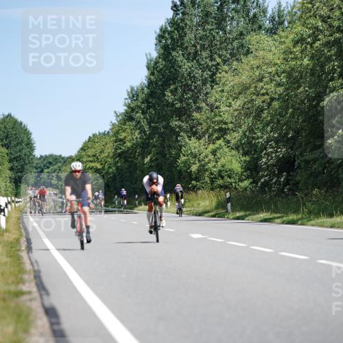 21.06.2026 - Viking Triathlon Michael Burmester http://msf.ph/oto/9864831 21.06.2026 11:50:39 Radfahren 33, 88, 92, 106, 107, 151, 174, 195, 229, 351, 376, 385, 414, 422, 512, 557, 574, 618, 641, 641, 647 meine-sportfotos.de