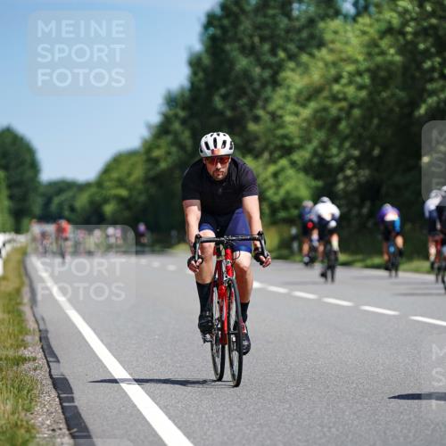 21.06.2026 - Viking Triathlon Michael Burmester http://msf.ph/oto/9864845 21.06.2026 11:50:42 Radfahren 88, 92, 106, 107, 151, 174, 195, 229, 351, 376, 385, 422, 512, 557, 574, 618, 641, 647 meine-sportfotos.de