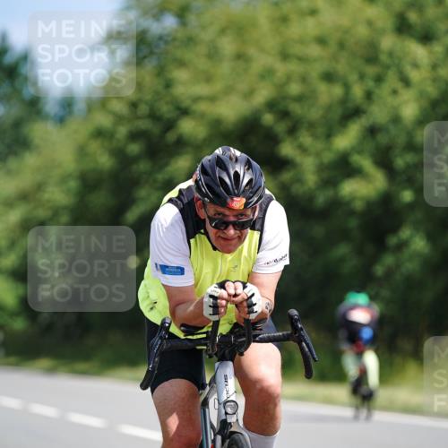 21.06.2026 - Viking Triathlon Michael Burmester http://msf.ph/oto/9864957 21.06.2026 11:52:04 Radfahren 61, 77, 80, 80, 141, 359, 410, 423, 491, 550, 636, 660 meine-sportfotos.de