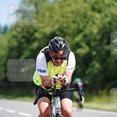 21.06.2026 - Viking Triathlon Michael Burmester http://msf.ph/oto/9864960 21.06.2026 11:52:04 Radfahren 61, 77, 80, 80, 141, 359, 410, 423, 491, 550, 636, 660 meine-sportfotos.de