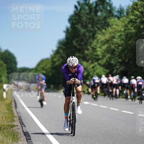 21.06.2026 - Viking Triathlon Michael Burmester http://msf.ph/oto/9864976 21.06.2026 11:52:12 Radfahren 61, 77, 80, 141, 410, 423, 491, 520, 550, 636, 660 meine-sportfotos.de