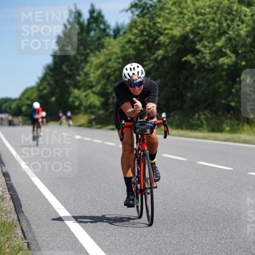 21.06.2026 - Viking Triathlon Michael Burmester http://msf.ph/oto/9865163 21.06.2026 11:53:30 Radfahren 1, 4, 59, 339, 400, 400, 538, 539 meine-sportfotos.de